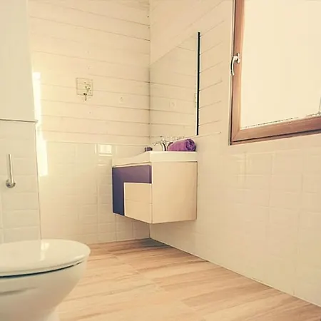 Feriehus Welcoming House With Mountain View In