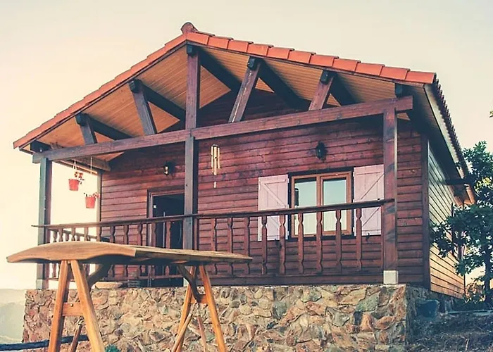 Welcoming House With Mountain View In Cañamero